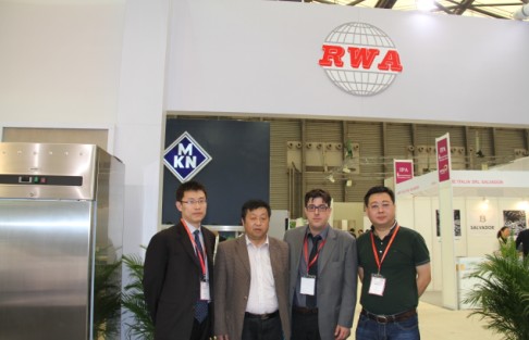 中国厨房设备网郑总与Rightway Asia——RWA展会工程师、负责人